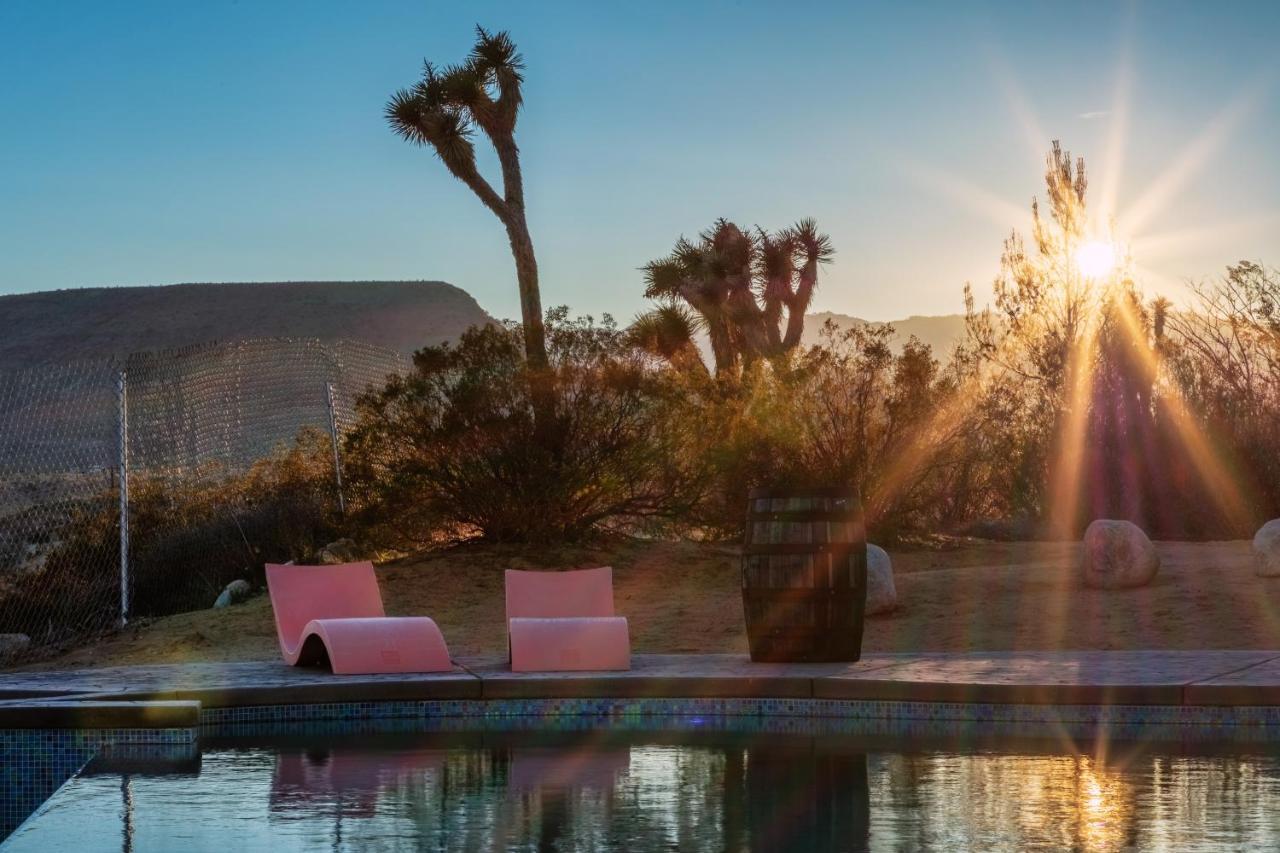 Wind Hill Hotel Yucca Valley Buitenkant foto
